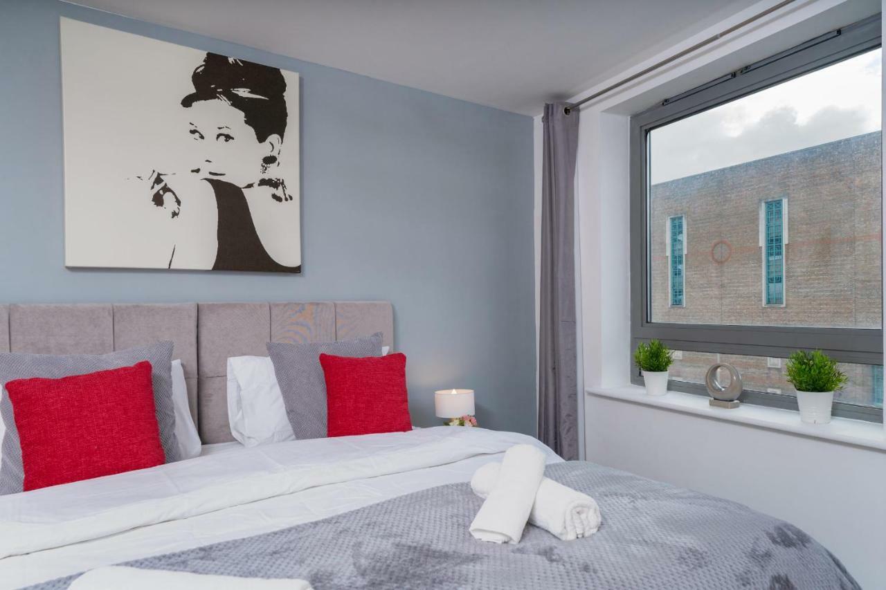 Ashleigh Two Bed Apartment In The Heart Of Watford Watford  Exterior photo